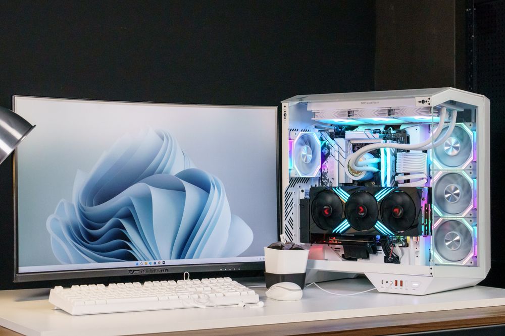 DY470 ATX PC Case